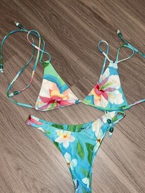 WildTide Aqua Bloom Floral bikini
